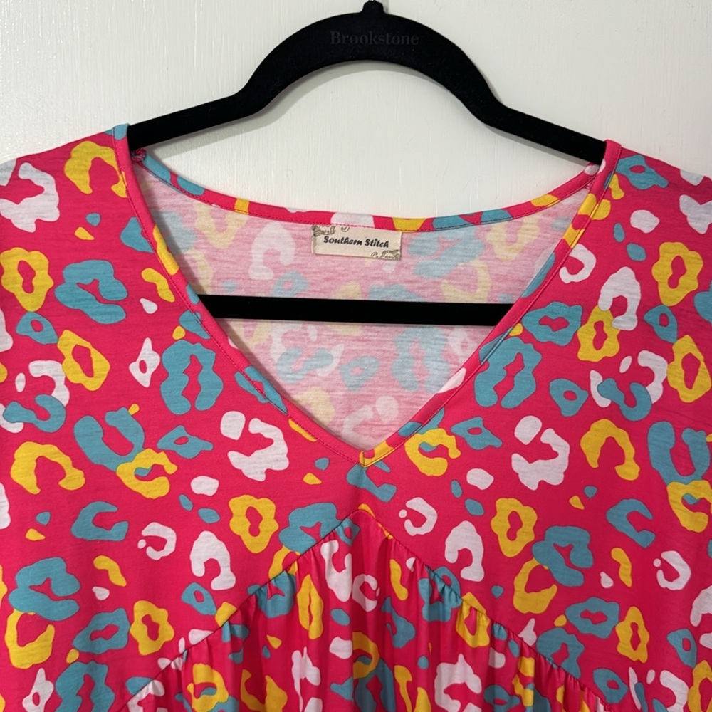 Colorful cheetah Southern Stitch top - Picture 15 of 16